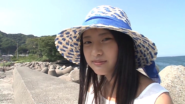 かくれんぼ：沖田彩花01b