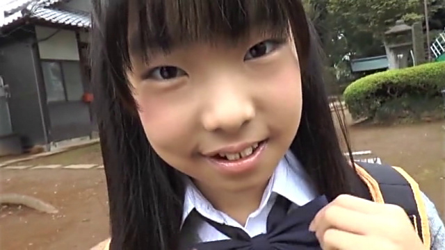 ももの絵本：小林桃華01b