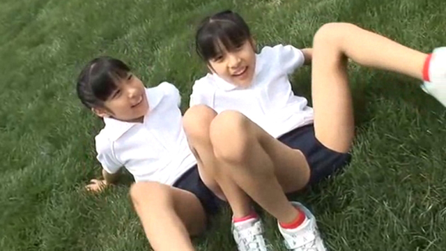 ちさみさ初めてのお泊り！：伊藤ちさと・伊藤みさと06b